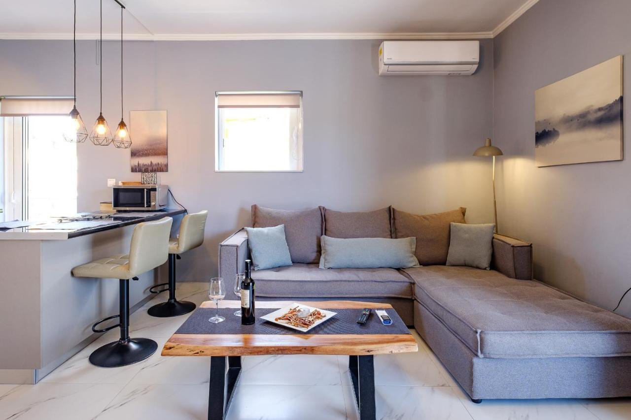 Oreon Suites - Usia นาฟปลิโอ ภายนอก รูปภาพ